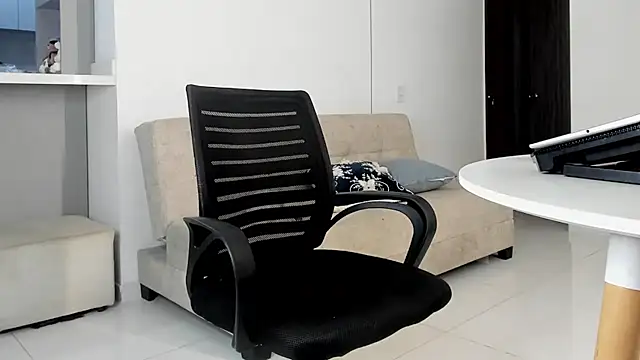 Snapshot of JuanDiegoKing chatting on October 23, 11:14 pm JuanDiegoKing online show from October 23, 11:14 pm