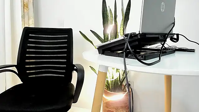 Snapshot of JuanDiegoKing chatting on November 25, 12:55 am JuanDiegoKing online show from November 25, 12:55 am