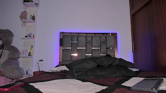 Snapshot of Carol_M8 chatting on October 9, 3:07 am Carol M8 online show from October 9, 3:07 am