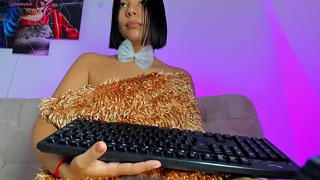 Snapshot of ZoeBruneet chatting on December 24, 11:22 pm ZoeBruneet online show from December 24, 11:22 pm