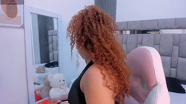 zulyjones online show from April 14, 12:43 pm