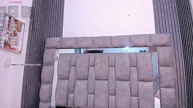 Snapshot of zulyjones chatting on October 17, 12:29 pm zulyjones online show from October 17, 12:29 pm