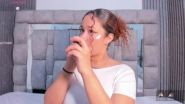 zulyjones online show from November 6, 12:09 pm