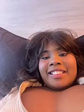 Snapshot of grace_miller03 chatting on February 22, 4:15 am grace miller03 online show from February 22, 4:15 am