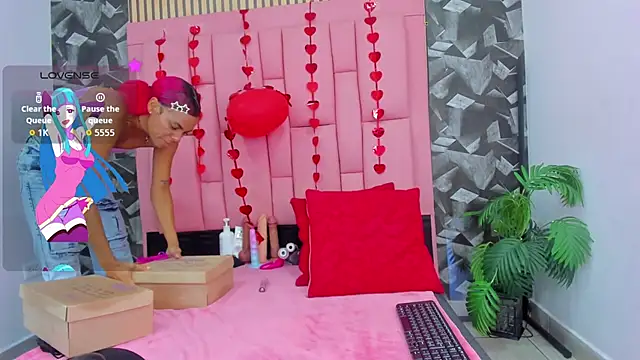 Brithanyslim online show from February 16, 7:45 pm