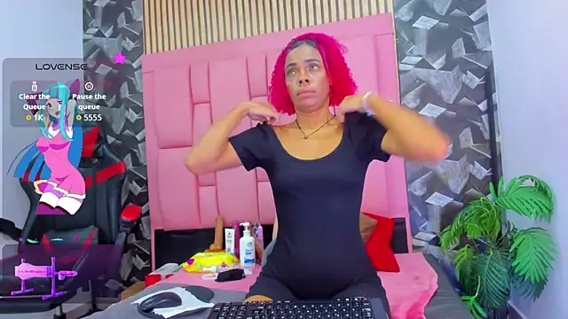 Brithanyslim online show from March 26, 6:28 pm