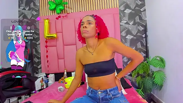 Brithanyslim online show from March 24, 7:25 pm