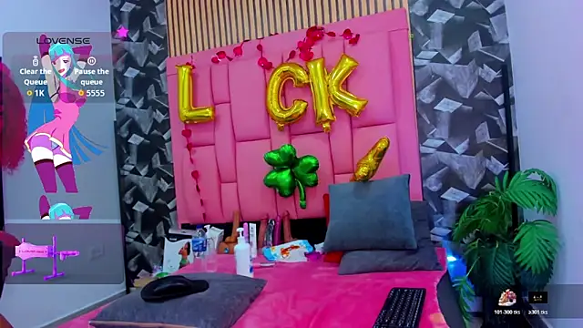 Brithanyslim online show from March 18, 7:37 pm