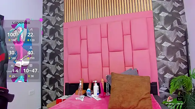 Brithanyslim online show from April 11, 6:44 pm