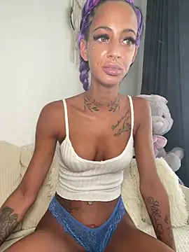 Snapshot of mrs_skinny_goddess chatting on June 4, 11:15 am mrs skinny goddess online show from June 4, 11:15 am