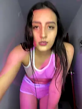 EmySofia online show from December 18, 7:02 am