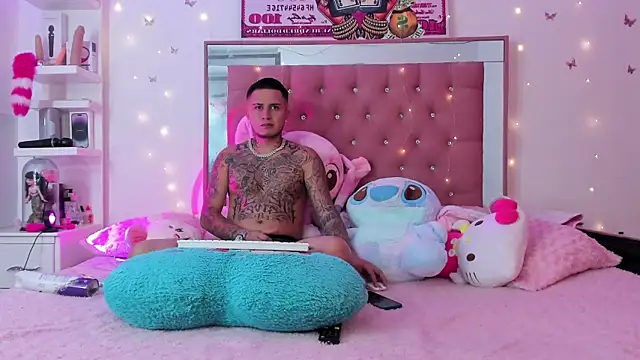 Snapshot of tamy_ian chatting on January 20, 8:18 pm tamy ian online show from January 20, 8:18 pm