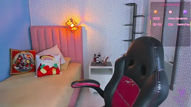 Snapshot of DENISERICHARD2 chatting on November 28, 1:00 pm DENISERICHARD2 online show from November 28, 1:00 pm