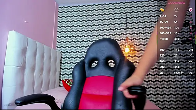 Snapshot of DENISERICHARD2 chatting on November 21, 12:48 pm DENISERICHARD2 online show from November 21, 12:48 pm