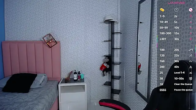 DENISERICHARD2 online show from October 9, 12:28 pm