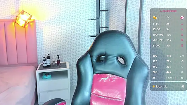 Snapshot of DENISERICHARD2 chatting on December 13, 8:04 pm DENISERICHARD2 online show from December 13, 8:04 pm