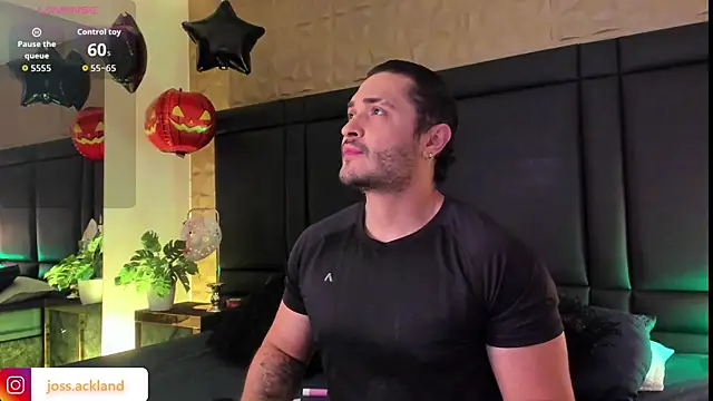 JossAckland online show from October 12, 7:48 pm