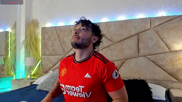 JossAckland online show from April 15, 7:29 pm