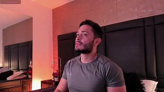 JossAckland online show from November 13, 8:24 pm