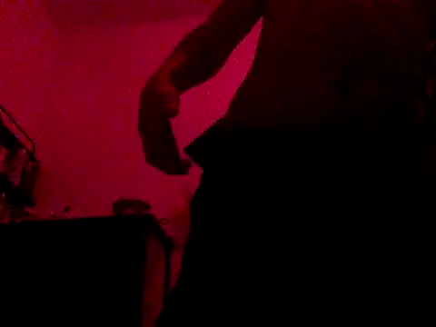 Snapshot of BottomVersVe02 chatting on March 21, 2:35 am BottomVersVe02 online show from March 21, 2:35 am