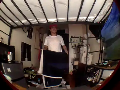 Snapshot of BottomVersVe02 chatting on March 21, 8:24 pm BottomVersVe02 online show from March 21, 8:24 pm