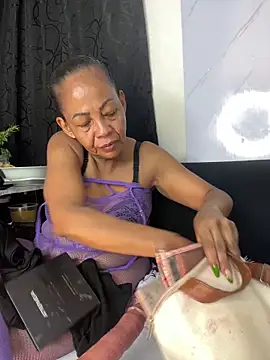 chiquimaturesexy online show from March 19, 9:04 pm