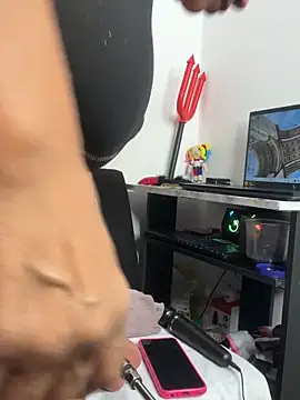 chiquimaturesexy online show from October 15, 7:00 pm