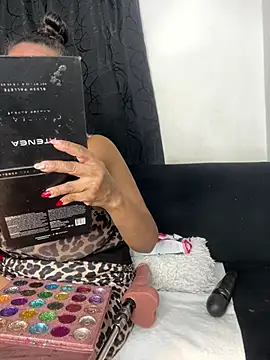 chiquimaturesexy online show from February 3, 9:42 pm