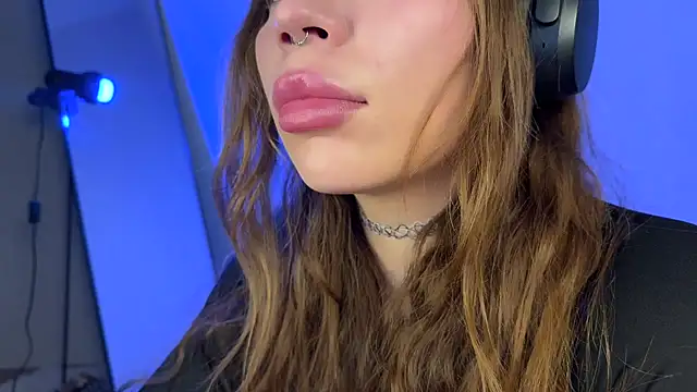 PaulaPratt online show from March 11, 4:51 am