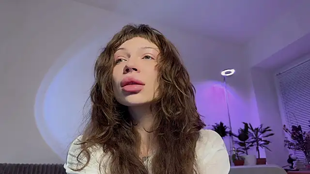 PaulaPratt online show from December 18, 5:45 am