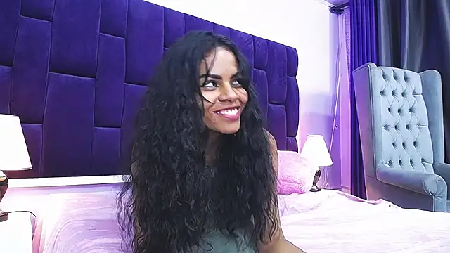 SaraFlores online show from December 7, 9:44 am