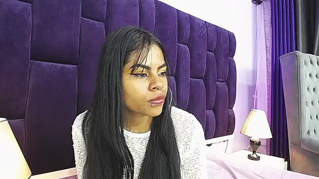 SaraFlores online show from December 19, 6:23 am