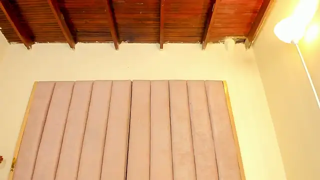 VICTORIA RASH online show from January 5, 7:28 pm