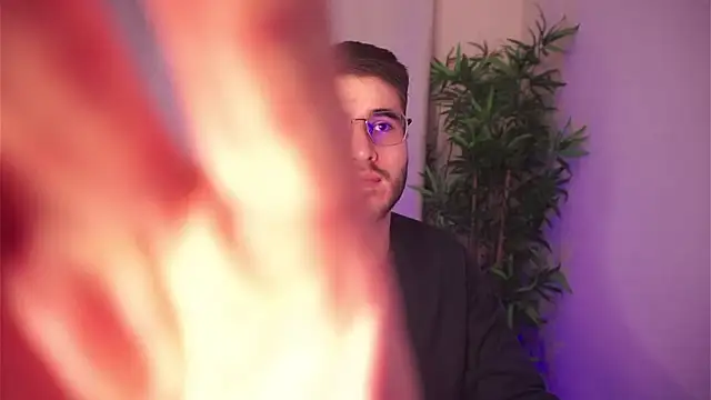 Tony Wylie online show from March 26, 4:22 am