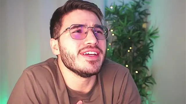 Tony Wylie online show from March 31, 3:52 am