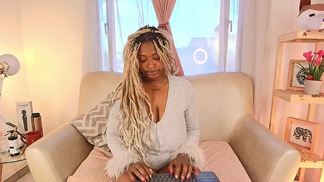 justnala  online show from March 13, 3:17 pm