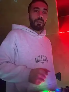 Snapshot of djtimka chatting on November 8, 6:55 pm djtimka online show from November 8, 6:55 pm