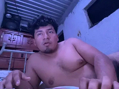 Snapshot of YoElMasHot chatting on May 16, 1:37 am YoElMasHot online show from May 16, 1:37 am