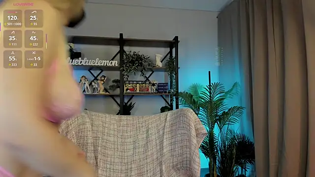 Snapshot of careful_i_bite_nya chatting on September 29, 12:33 pm careful i bite nya online show from September 29, 12:33 pm