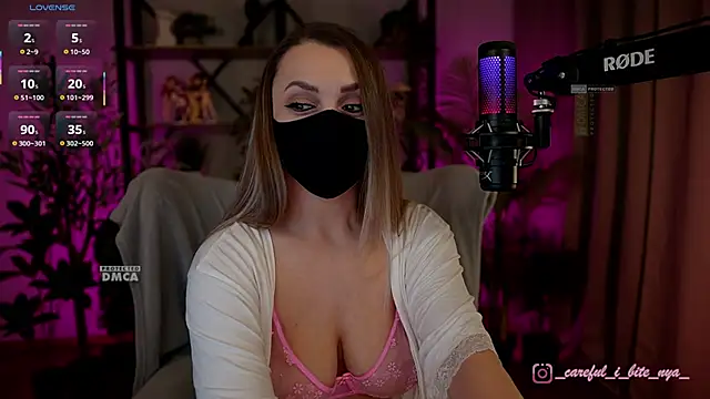 Snapshot of careful_i_bite_nya chatting on January 31, 7:12 pm careful i bite nya online show from January 31, 7:12 pm