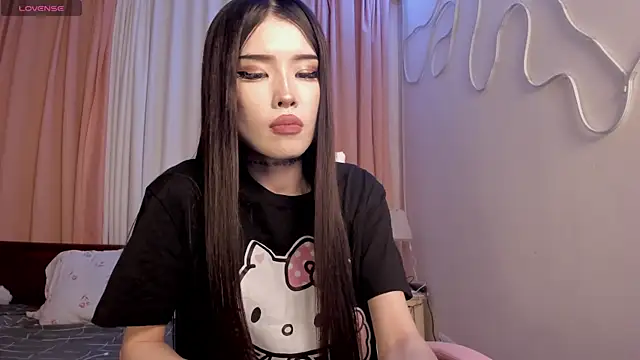 Snapshot of Velvetsky_1 chatting on October 24, 2:05 pm Velvetsky 1 online show from October 24, 2:05 pm