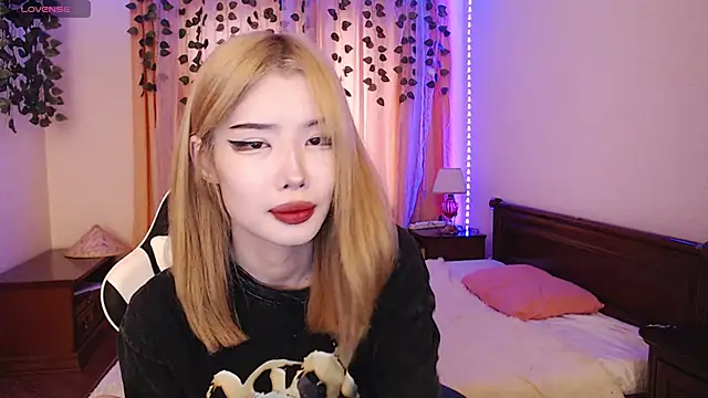 Snapshot of Velvetsky_1 chatting on January 19, 11:12 am Velvetsky 1 online show from January 19, 11:12 am