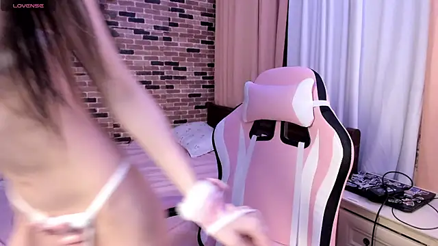 Snapshot of Velvetsky_1 chatting on November 10, 3:06 pm Velvetsky 1 online show from November 10, 3:06 pm