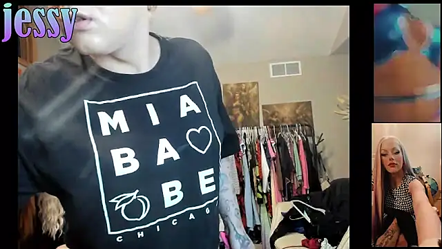 Snapshot of jessy0504 chatting on January 10, 12:44 pm jessy0504 online show from January 10, 12:44 pm