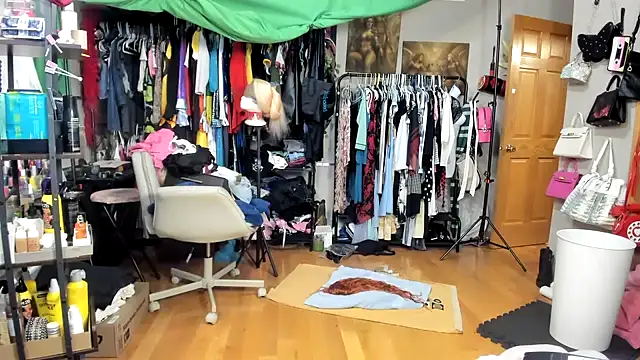 jessy0504 online show from April 2, 11:28 am