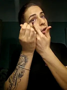 Snapshot of perla97 chatting on November 9, 6:12 pm perla97 online show from November 9, 6:12 pm