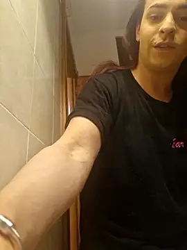 Snapshot of perla97 chatting on February 11, 8:20 pm perla97 online show from February 11, 8:20 pm