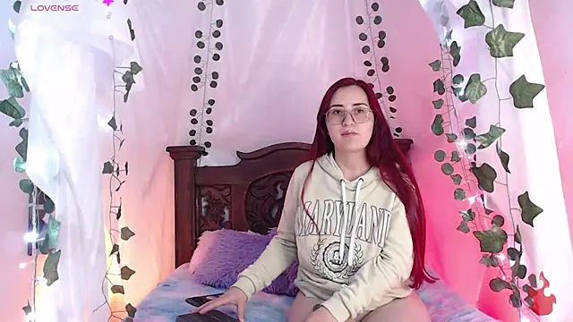 centaurigirl online show from March 19, 1:54 am