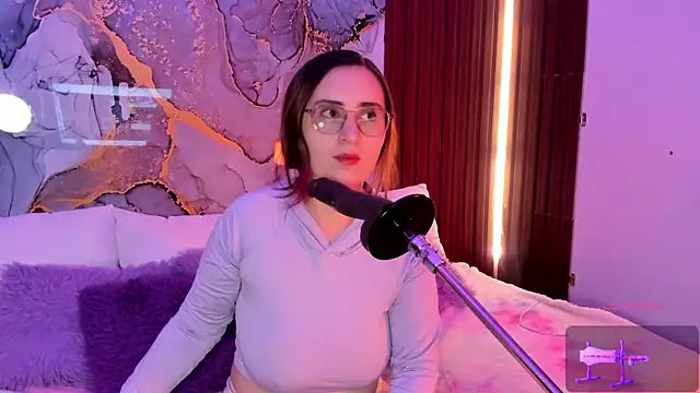 Snapshot of centaurigirl chatting on December 18, 4:39 am centaurigirl online show from December 18, 4:39 am