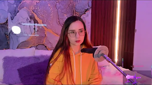 Snapshot of centaurigirl chatting on December 15, 12:38 am centaurigirl online show from December 15, 12:38 am